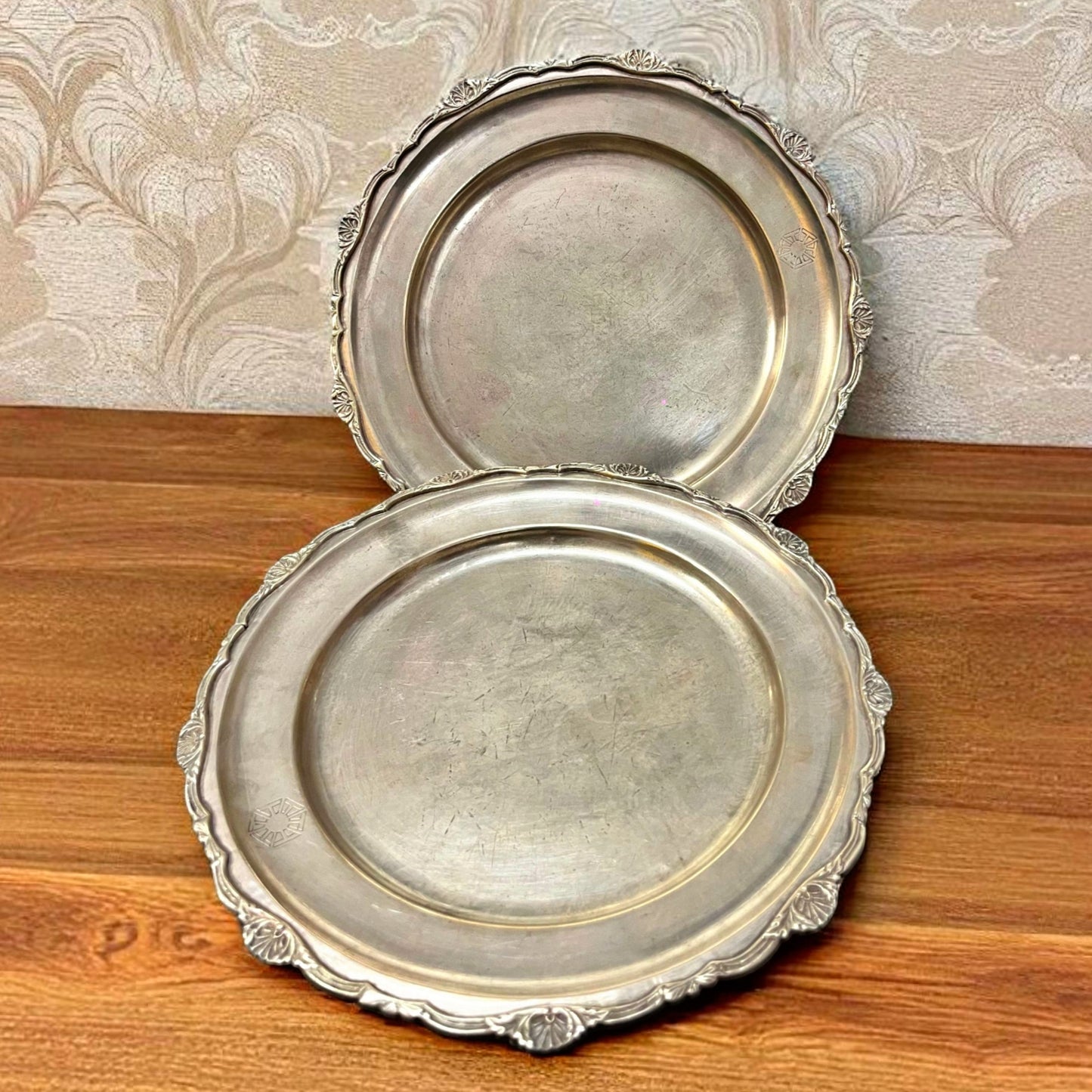 Antique Brass Plate Set of 2 | Traditional Ornated Border Pital Thali for Decor & Dining