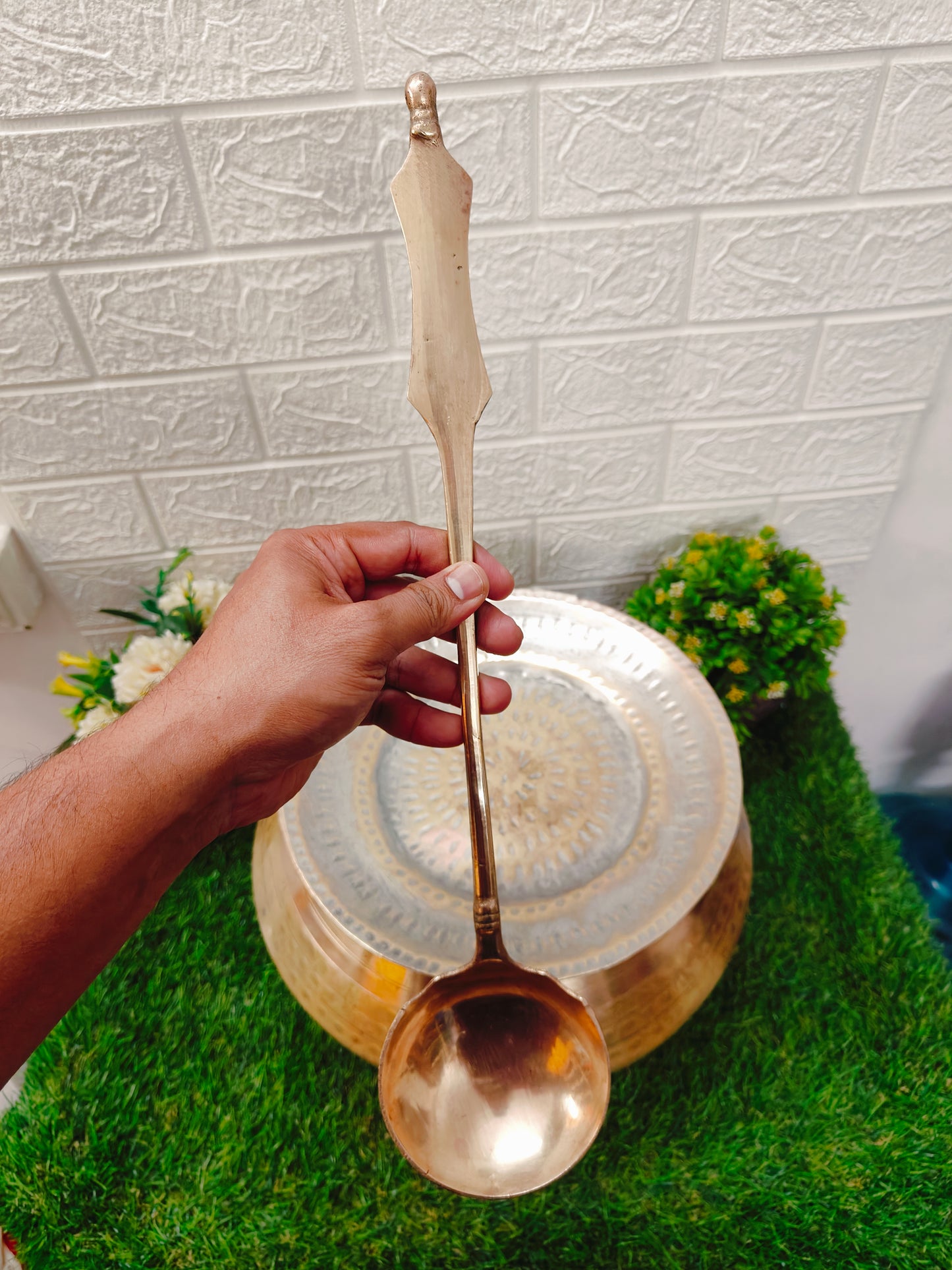 Antique Brass Rare Shaped Cooking Deg Set with Rare Ladle & Stand - 8 litres - Bombay Antiques