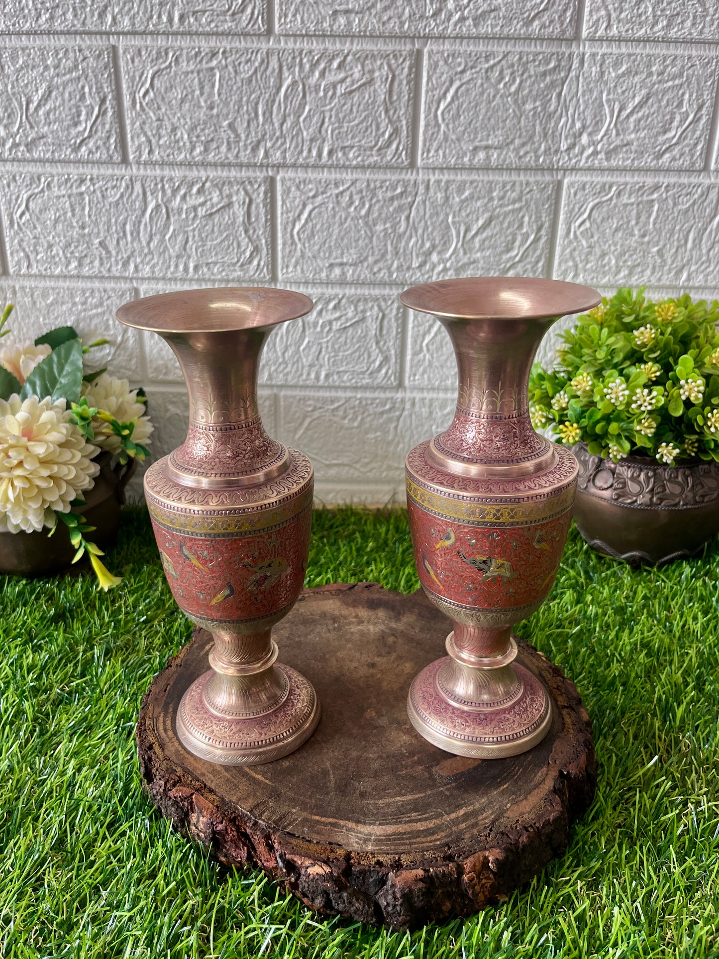 Brass Engraved Flower Vase In Pair - Antique items