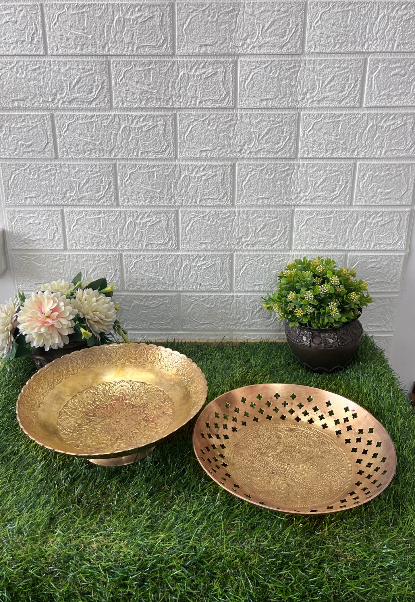 Brass Big Fruit Bowls In Pair - Antique Serving Item