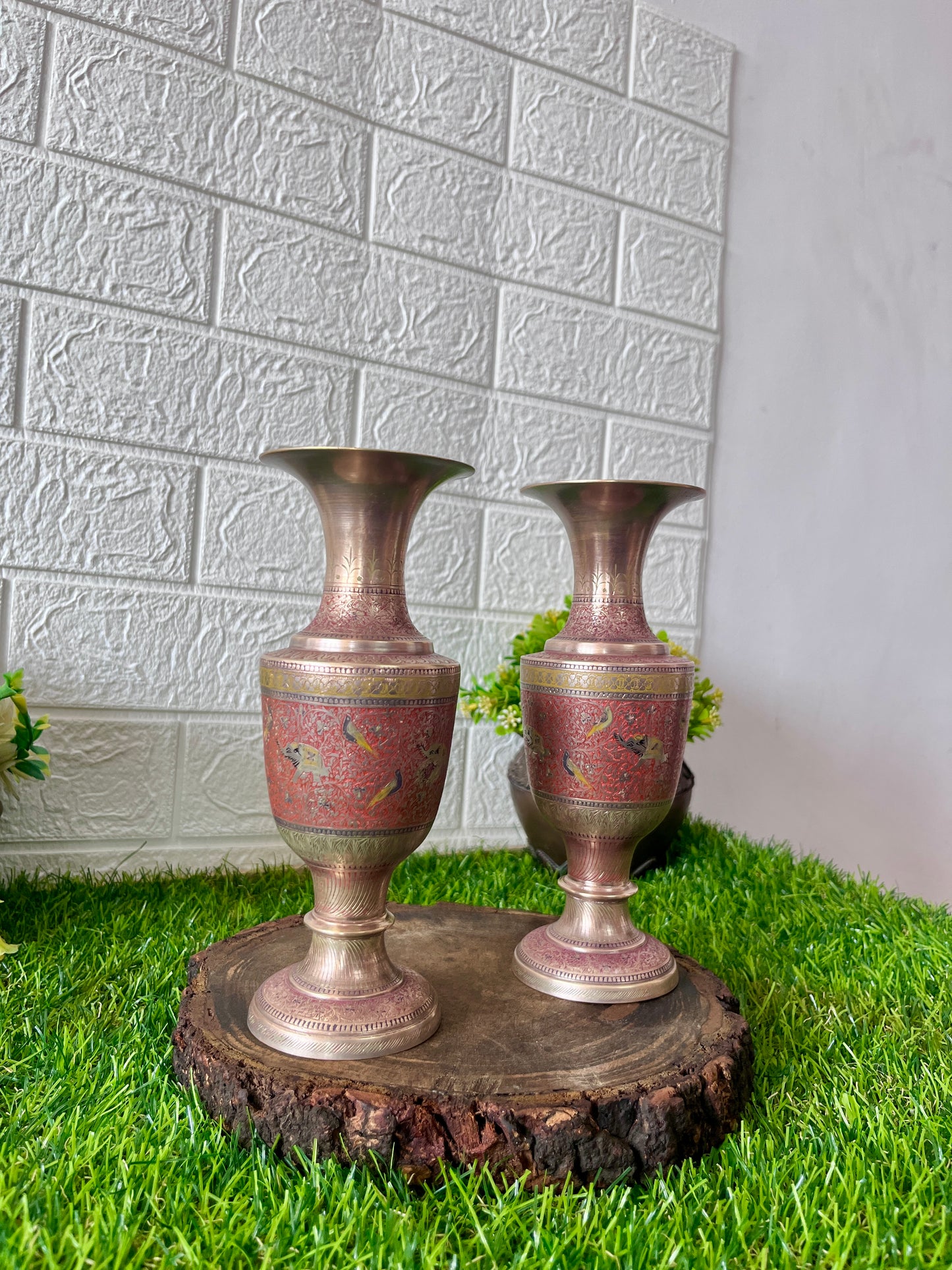 Brass Engraved Flower Vase In Pair - Antique items