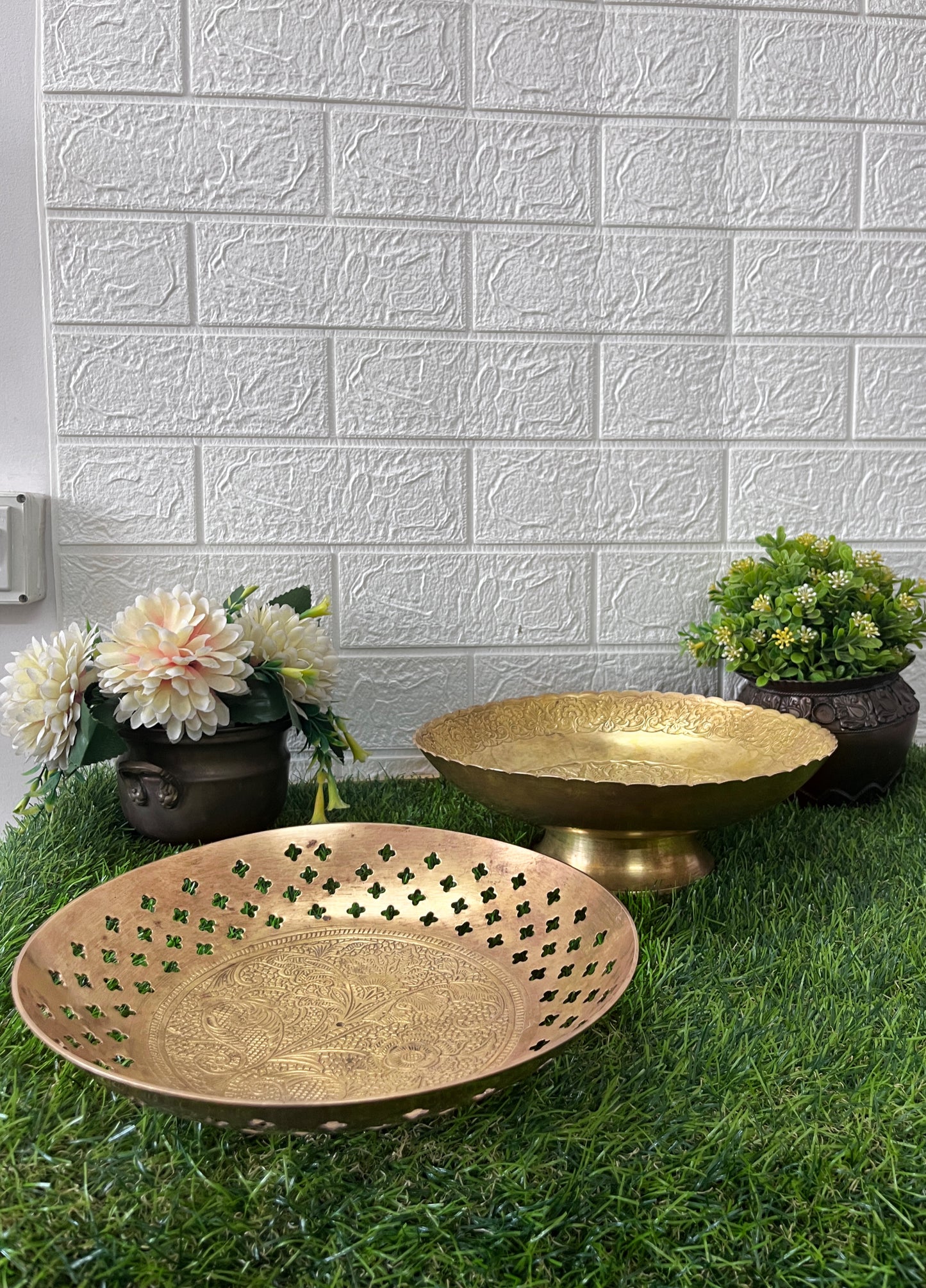 Brass Big Fruit Bowls In Pair - Antique Serving Item