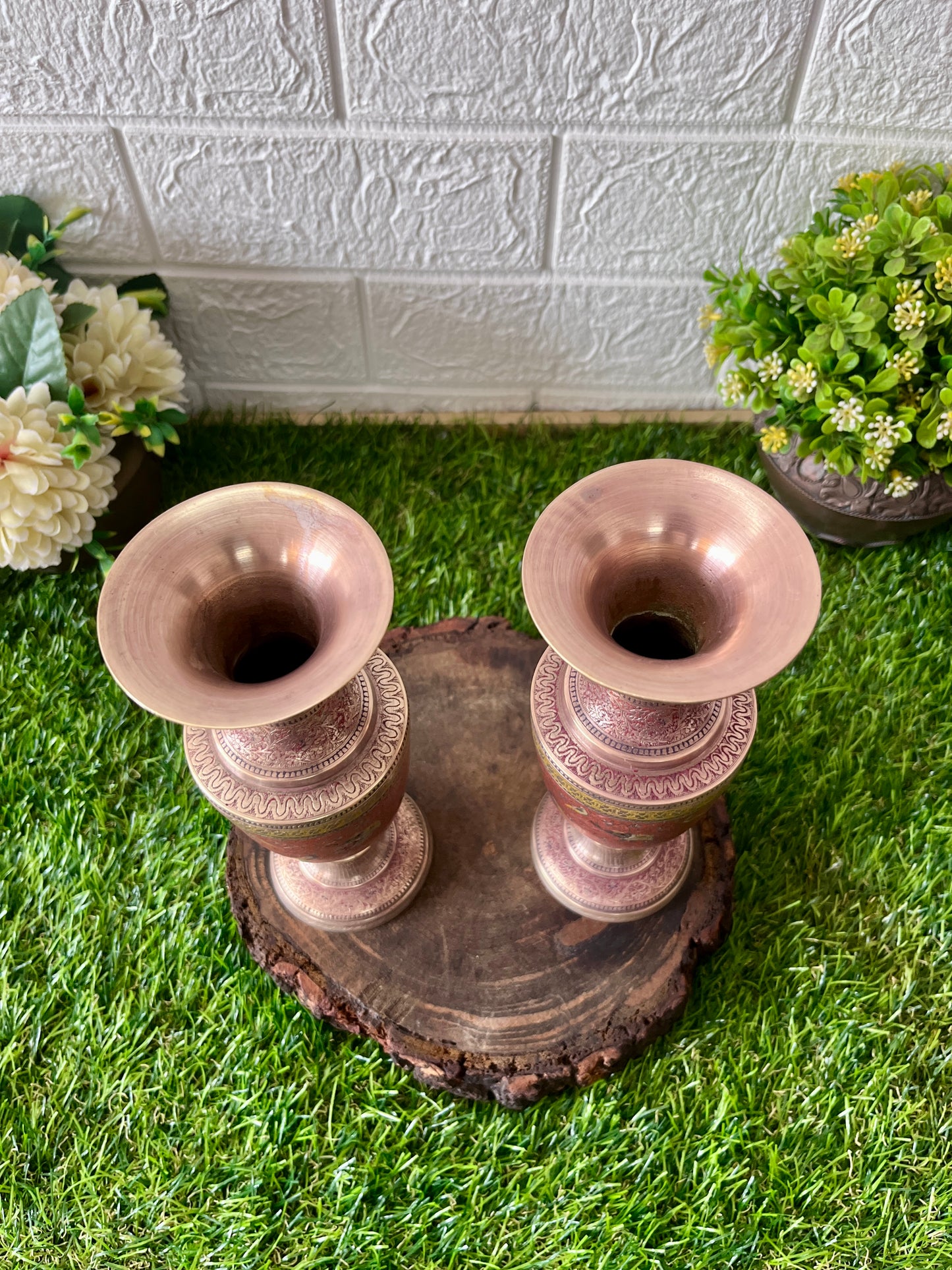 Brass Engraved Flower Vase In Pair - Antique items