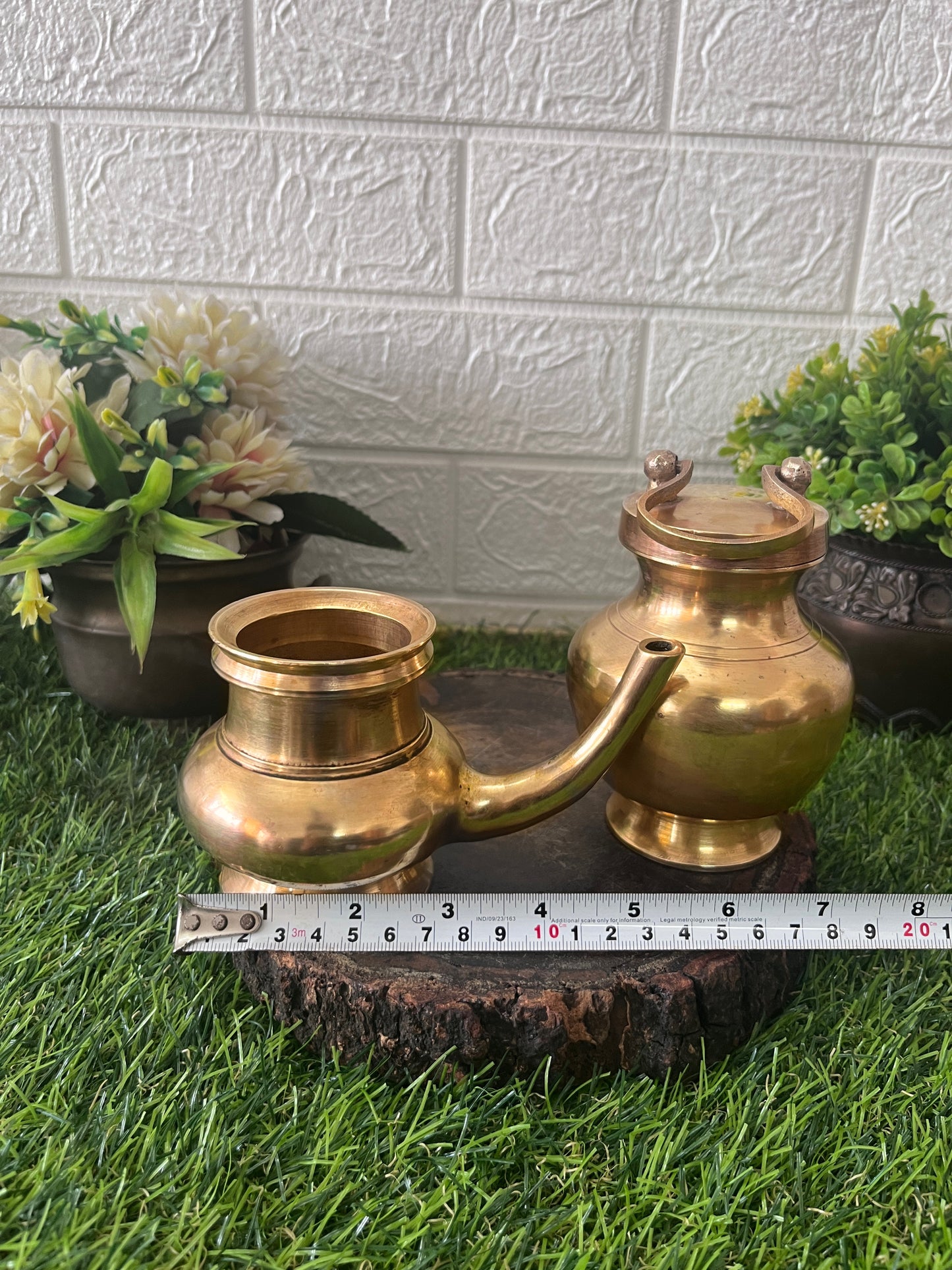 Brass Kamandalam With Gangajal Kalash - Antique Item In Pair