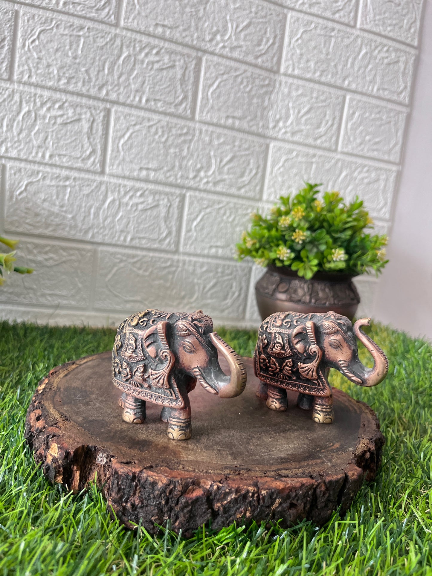 Brass Elephant - Antique Small Elephant In Pair