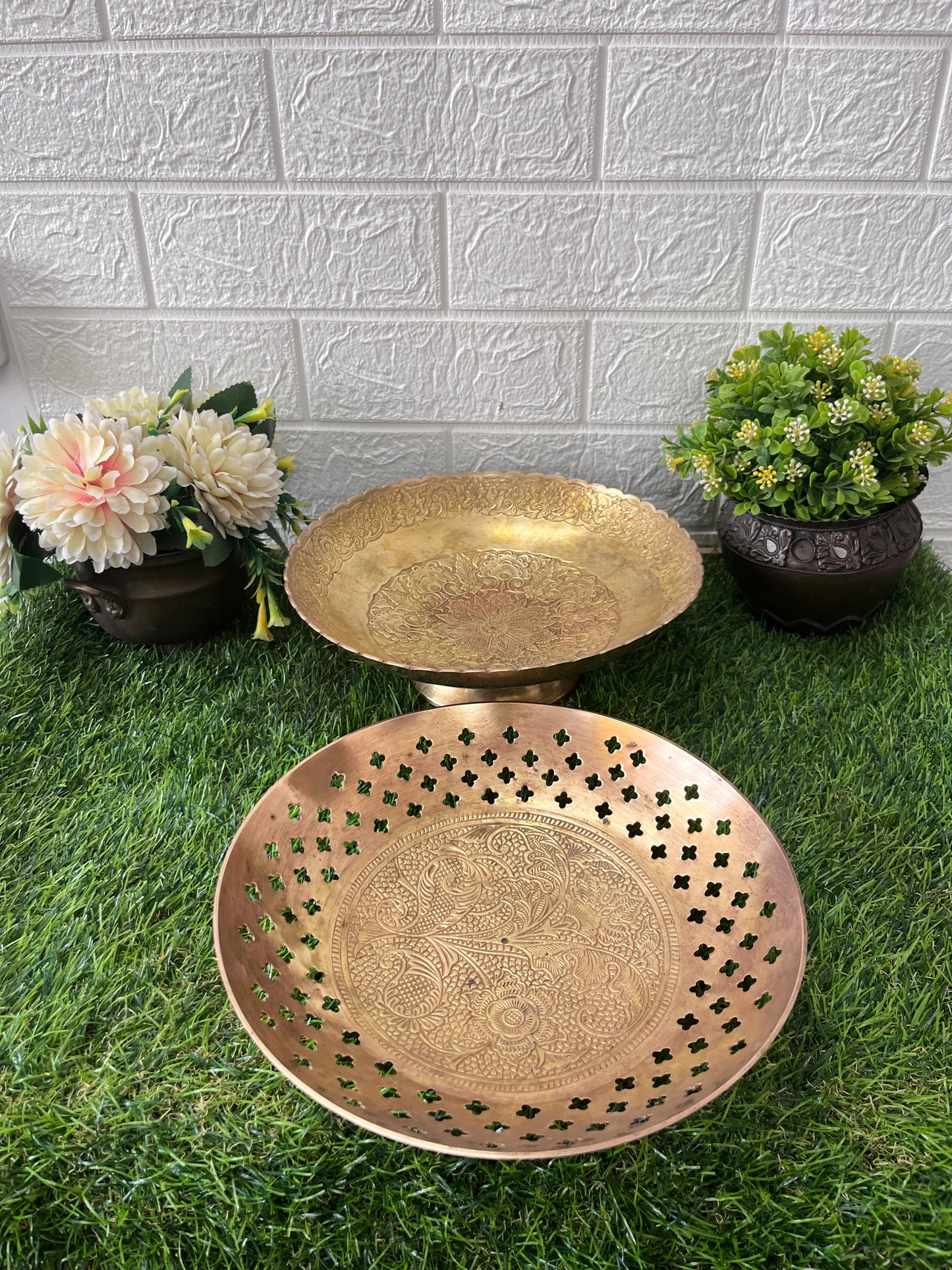 Brass Big Fruit Bowls In Pair - Antique Serving Item