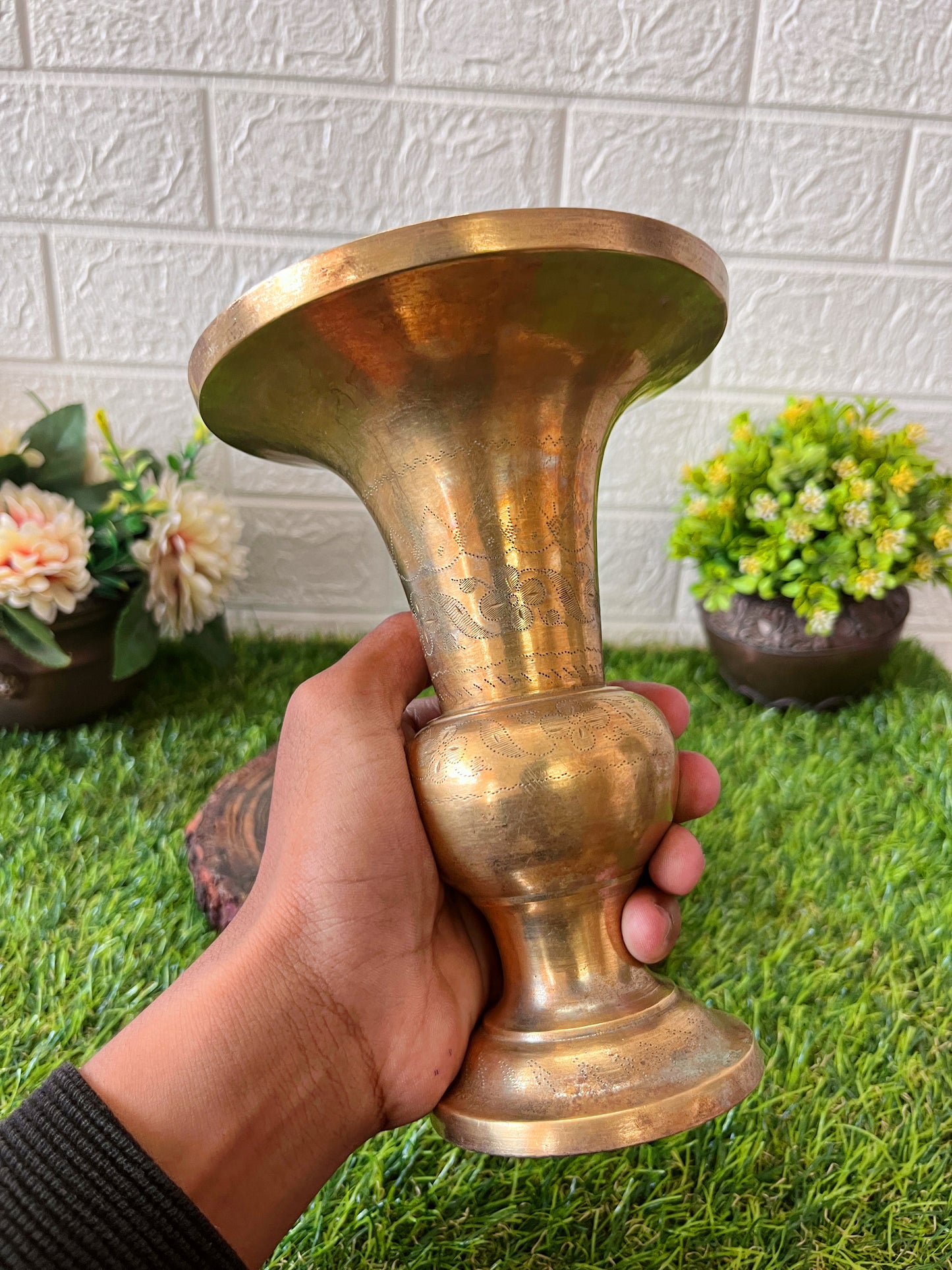 Brass Handwork Flower Vase - Antique Phooladaan