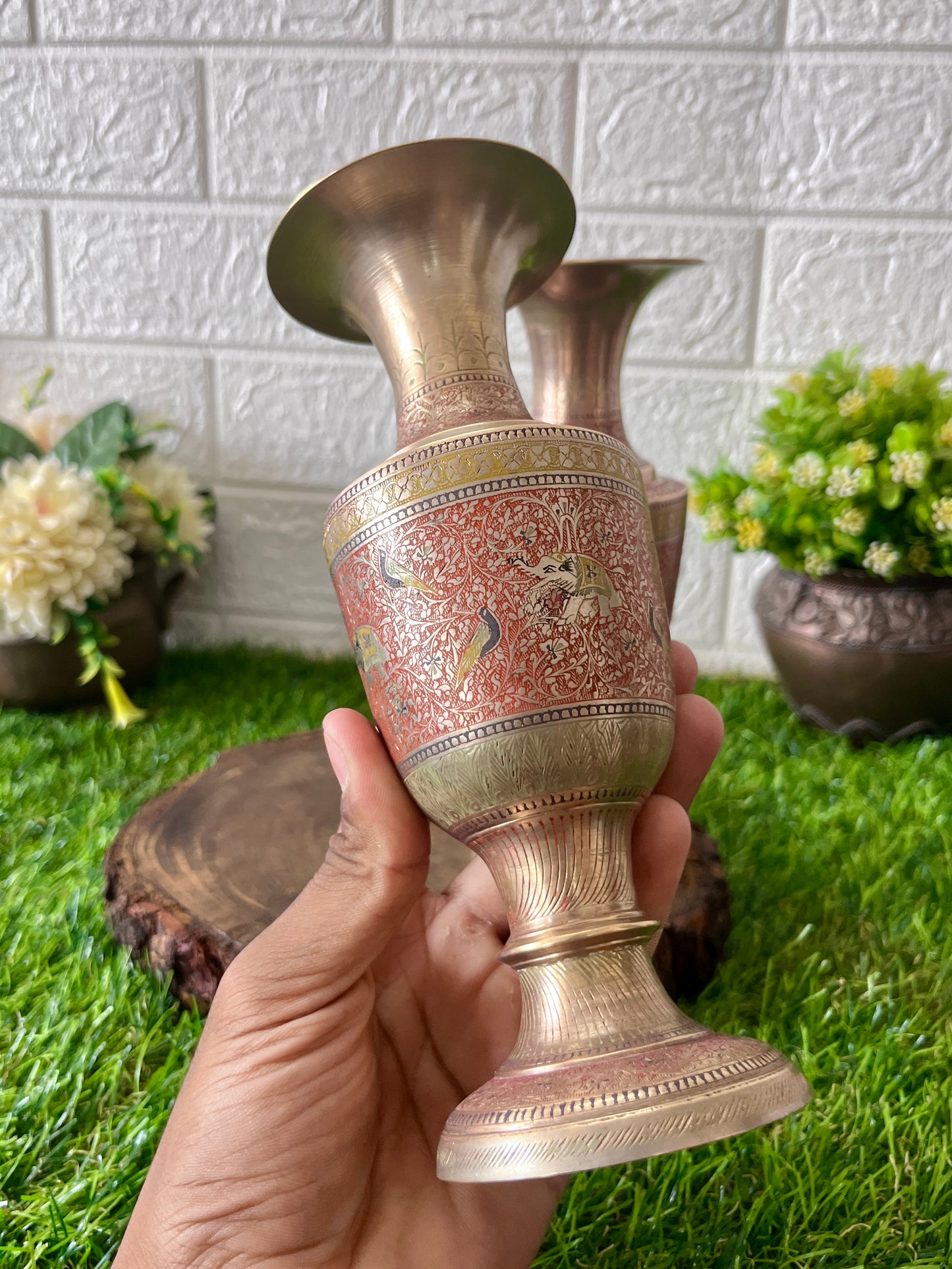 Brass Engraved Flower Vase In Pair - Antique items