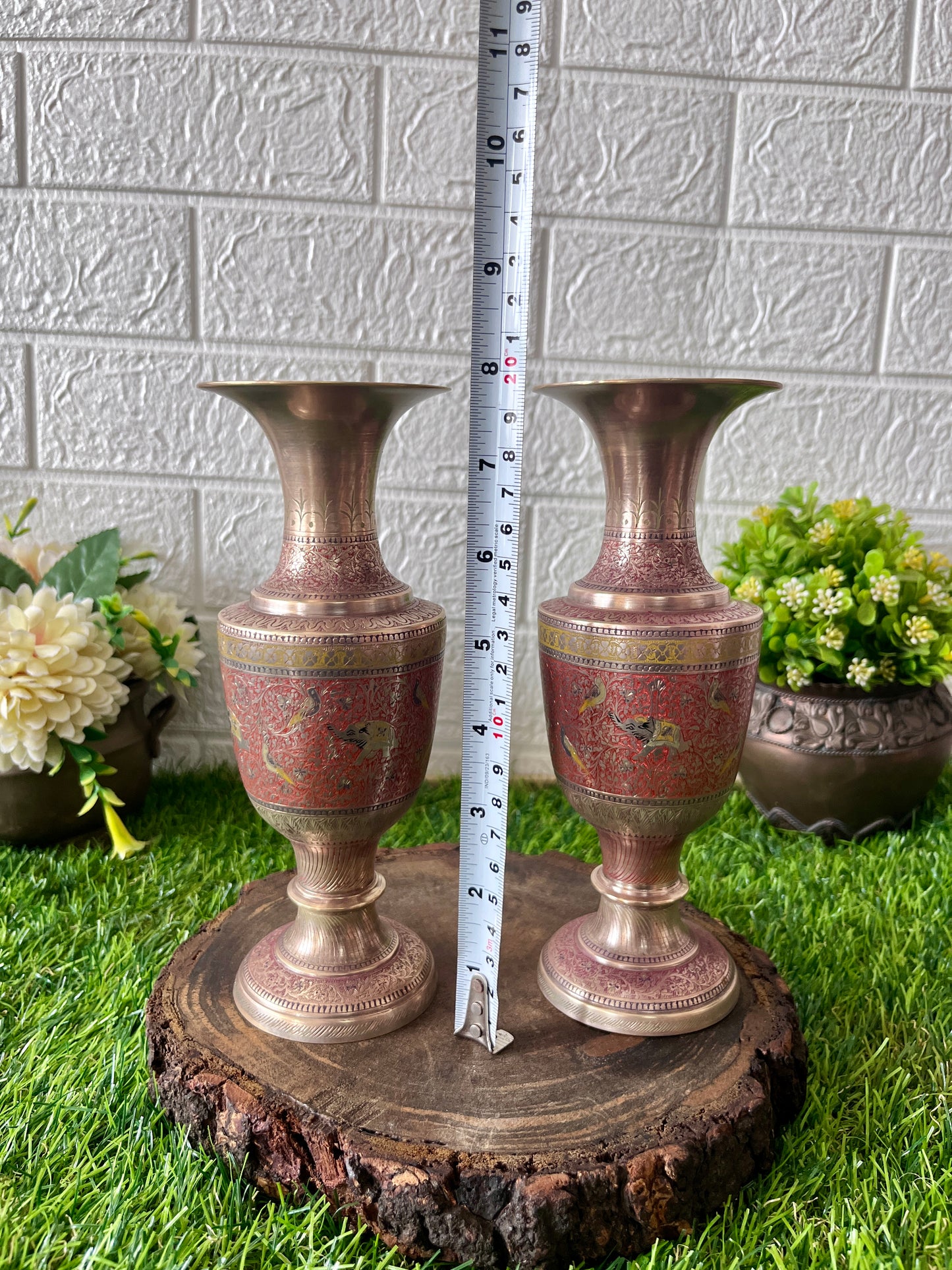 Brass Engraved Flower Vase In Pair - Antique items