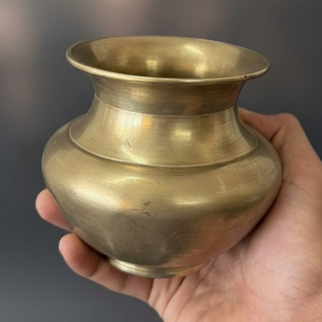 1977 Antique Brass and Bronze Kalash in Pair | Dual-Tone Rounded Vessels with Varied Proportions - Bombay Antiques