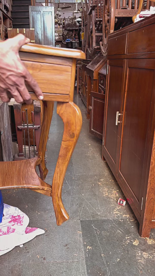 1998 Vintage Queen Anne Style Wooden Chess Table | Classic Furniture with Inlaid Chessboard