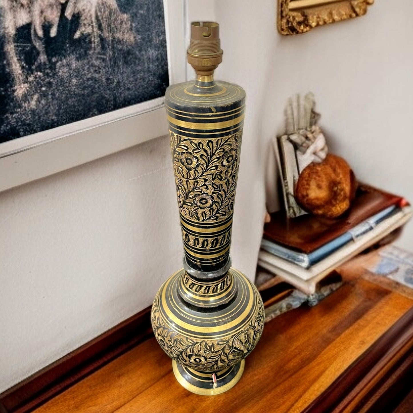 Antique Brass Flower-Design Bulb Table Lamp | Intricate Craft